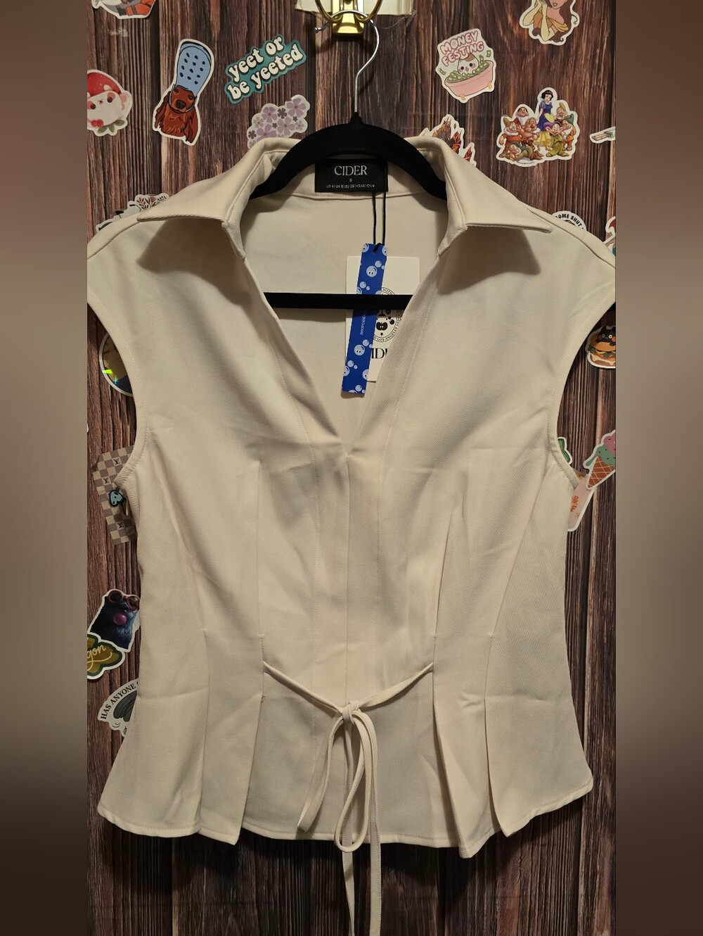 V-Neck Ruched Ruffled Tie-Front Top - Picture 4 of 7